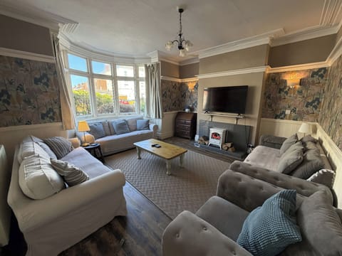 Cottage | Living area