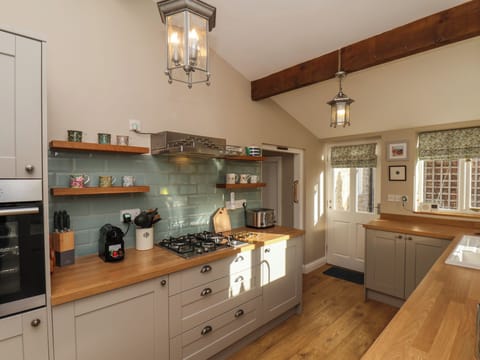 Fridge, dishwasher, electric kettle, toaster