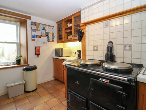 Fridge, electric kettle, toaster, cookware/dishes/utensils