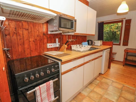 Fridge, electric kettle, toaster, cookware/dishes/utensils