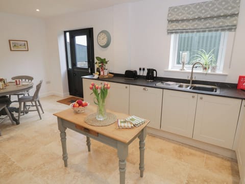 Fridge, dishwasher, electric kettle, toaster