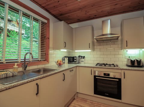 Dishwasher, cookware/dishes/utensils