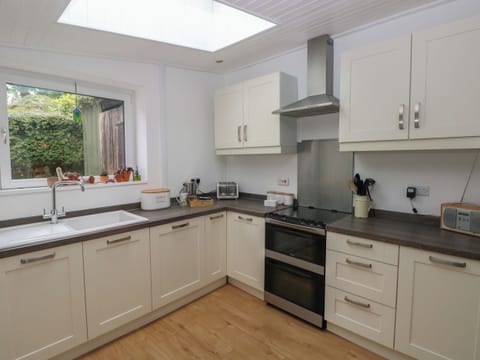 Fridge, dishwasher, electric kettle, toaster