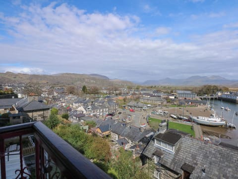 Cottage | Property grounds