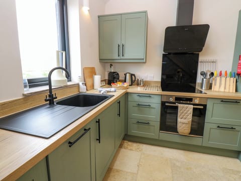 Fridge, dishwasher, electric kettle, toaster