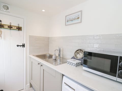 Fridge, dishwasher, electric kettle, toaster