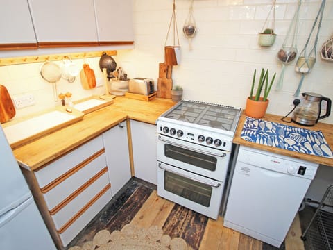 Fridge, dishwasher, electric kettle, toaster