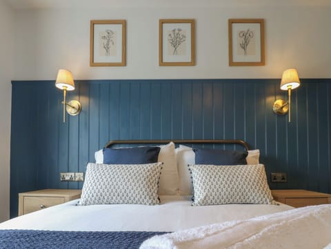 Cottage | 2 bedrooms, individually decorated, individually furnished, free WiFi