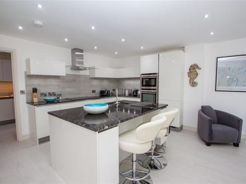 Fridge, dishwasher, electric kettle, toaster