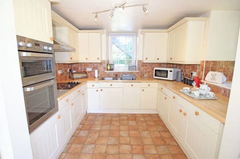 Fridge, dishwasher, electric kettle, toaster