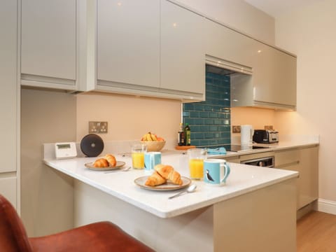 Fridge, dishwasher, electric kettle, toaster