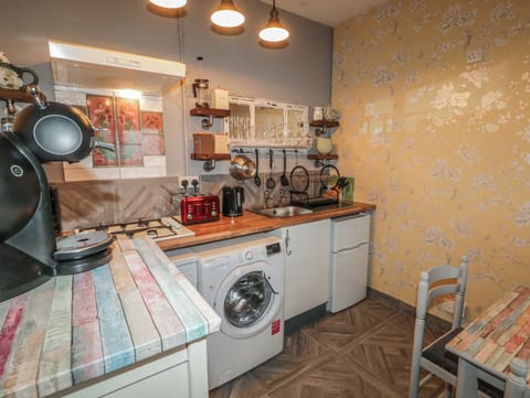 Fridge, dishwasher, electric kettle, toaster