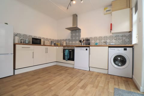 Fridge, dishwasher, electric kettle, toaster