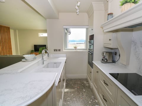 Dishwasher, toaster, cookware/dishes/utensils