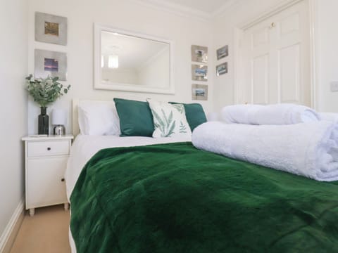 2 bedrooms, individually decorated, individually furnished, free WiFi