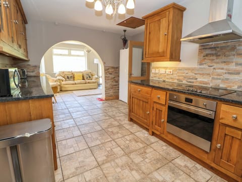 Fridge, dishwasher, electric kettle, toaster