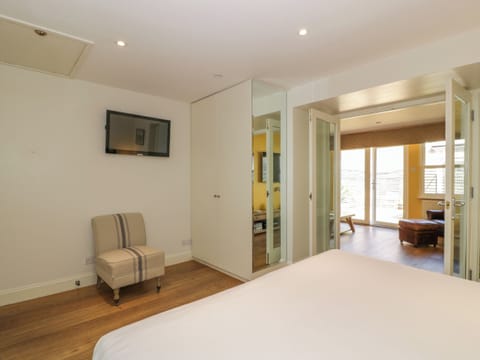 1 bedroom, individually decorated, individually furnished, free WiFi