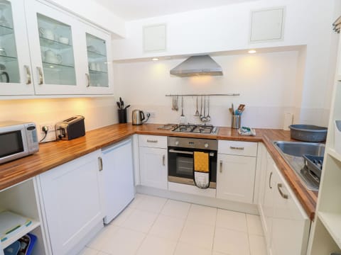 Fridge, dishwasher, electric kettle, toaster