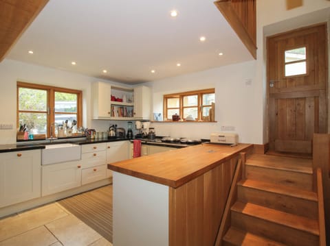 Fridge, dishwasher, electric kettle, toaster