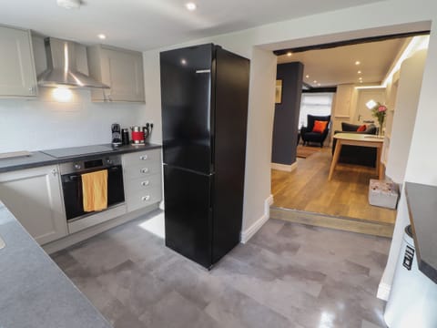 Fridge, dishwasher, cookware/dishes/utensils