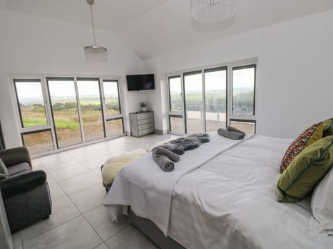5 bedrooms, individually decorated, individually furnished, free WiFi