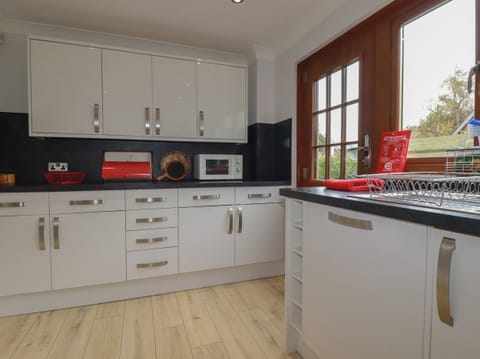 Fridge, dishwasher, electric kettle, cookware/dishes/utensils