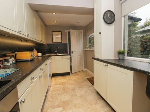 Fridge, dishwasher, cookware/dishes/utensils