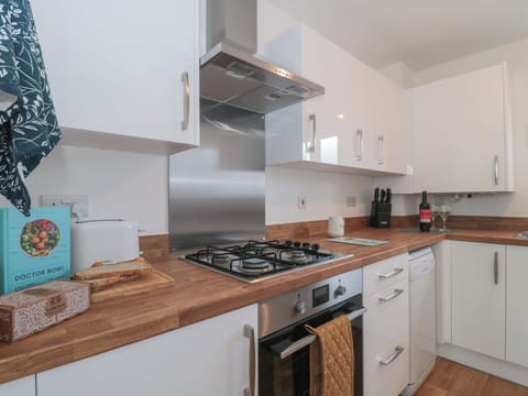 Fridge, dishwasher, electric kettle, toaster