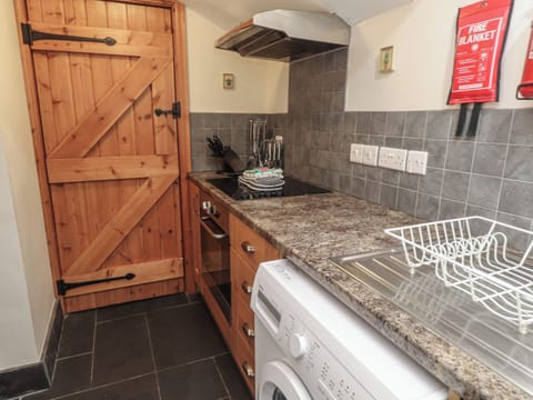 Fridge, electric kettle, toaster, cookware/dishes/utensils