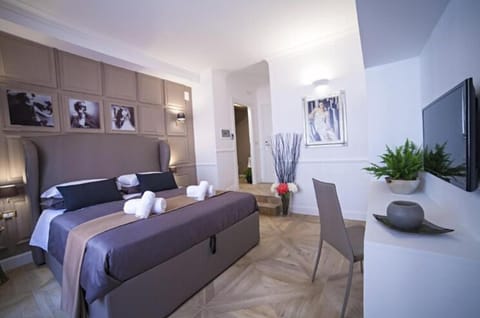 In-room safe, desk, laptop workspace, iron/ironing board