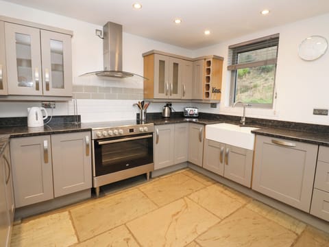 Fridge, dishwasher, electric kettle, toaster