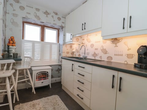 Fridge, dishwasher, electric kettle, toaster