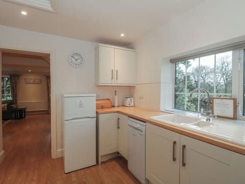 Fridge, dishwasher, electric kettle, toaster