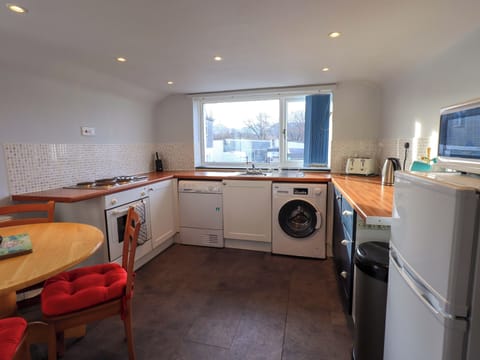 Fridge, dishwasher, cookware/dishes/utensils