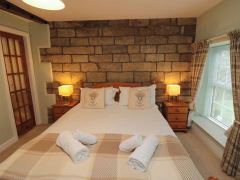 5 bedrooms, individually decorated, individually furnished, free WiFi