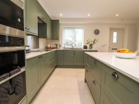 Fridge, dishwasher, electric kettle, toaster