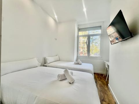Classic Twin Room | Free WiFi