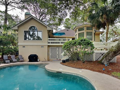 HOST & HOME presents…163 Mooring Buoy! Escape to this beautifully renovated 4-bedroom coastal retreat in the prestigious gated community of Palmetto Dunes.