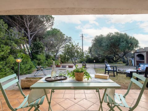 Furniture, Chair, Outdoor Furniture, Table, Outdoor Table, Kitchen & Dining Room Table, Garden, Shade, Backyard, Coffee Table