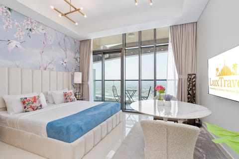 Superior Studio Suite, Ocean View | In-room safe, laptop workspace, blackout drapes, iron/ironing board