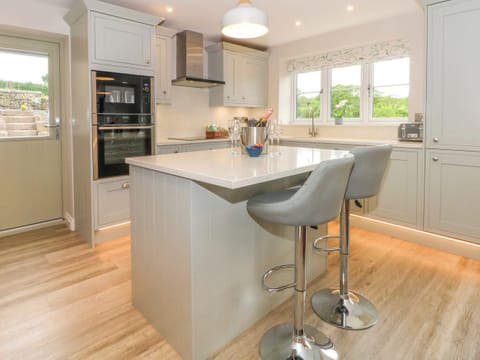 Fridge, dishwasher, electric kettle, toaster