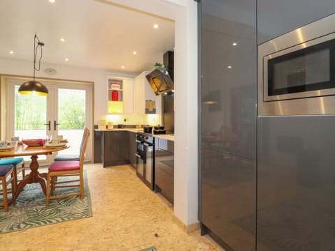 Fridge, dishwasher, electric kettle, toaster