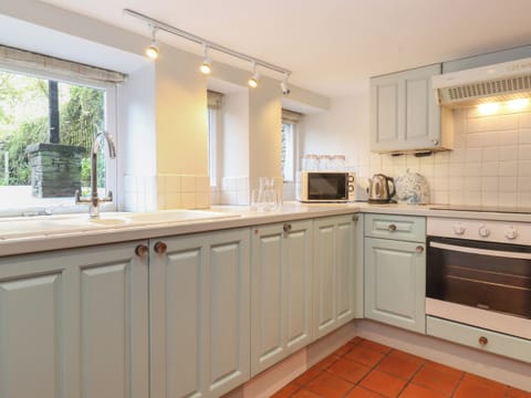 Fridge, dishwasher, electric kettle, toaster