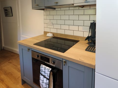 Fridge, dishwasher, electric kettle, toaster