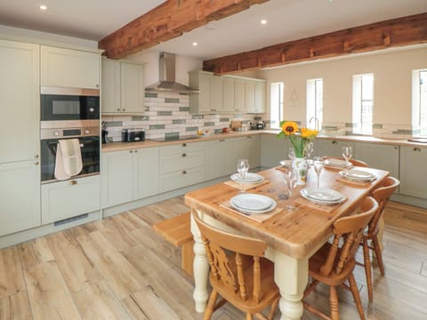 Fridge, dishwasher, electric kettle, toaster