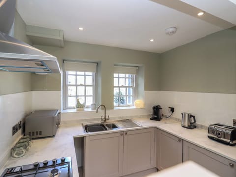 Dishwasher, electric kettle, cookware/dishes/utensils