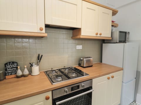 Electric kettle, cookware/dishes/utensils