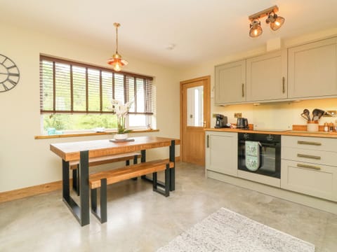 Fridge, dishwasher, electric kettle, toaster