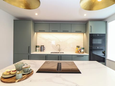 Fridge, dishwasher, electric kettle, toaster