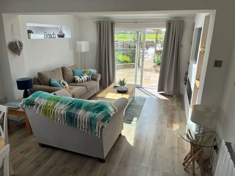 Cottage | Living area
